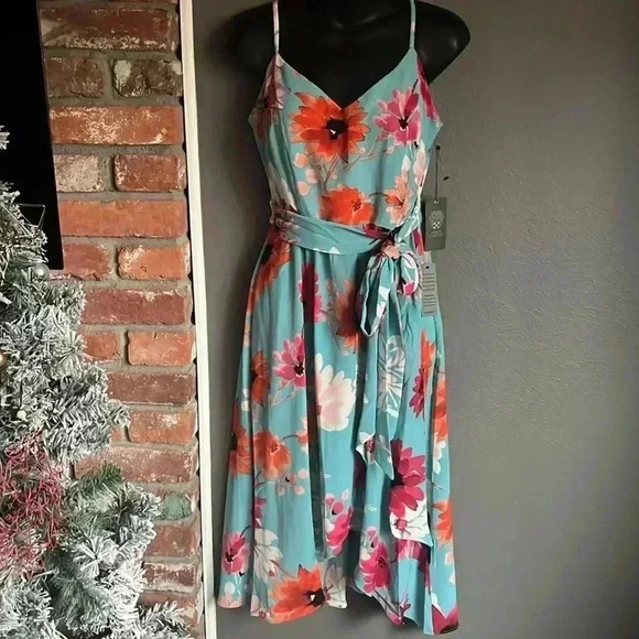 Vince Camuto Dresses & Skirts - Vince Camuto Women’s High-Low Vibrant  Floral Zip Dress-Sz 4 NWT-Nordstrom Rack